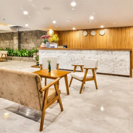 Grand Lee Hotel Отели рядом с достопримечательностью «Курортный отель Binh Quoi 2»