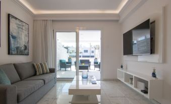 Phaedrus Living: Luxury Flat Semeli