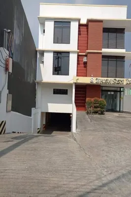 8 ZHENSEN INN Hotels near Hevenly Peace Memorial Garden