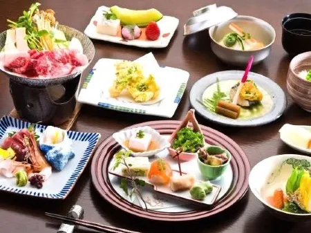 Villa Kitakaruizawa L Wing