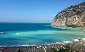 Laqua by the Sea