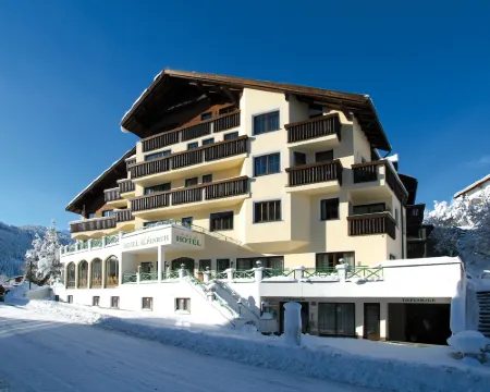 Hotel Garni Alpenruh-Micheluzzi Hotels in Serfaus