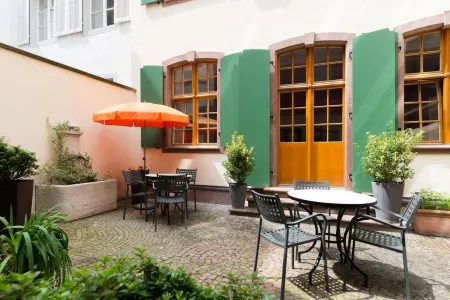 Royal Hotel - Urban Living Отели рядом с достопримечательностью «FGV Spitalmatten»