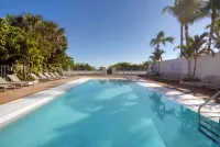 MB Hotel, Trademark Collection by Wyndham - Infinity Pools