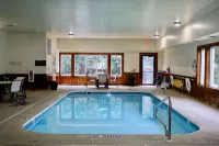 Best Western Fostoria Inn  Suites - Parking
