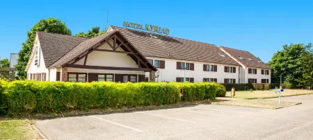 Kyriad Montargis - Amilly Отели в г. Монтаржи