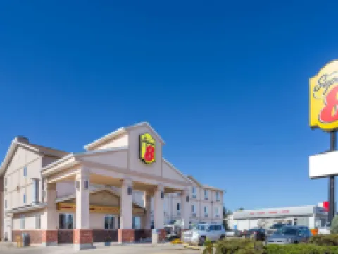 Super 8 by Wyndham Moose Jaw SK Hotels in Moose Jaw