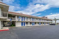 Motel 6 Bakersfield, CA - Airport Hotels in Oildale