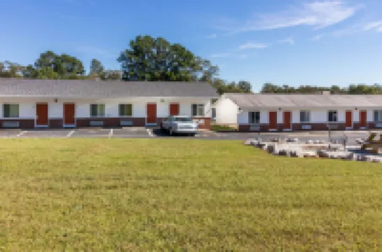 Rodeway Inn & Suites