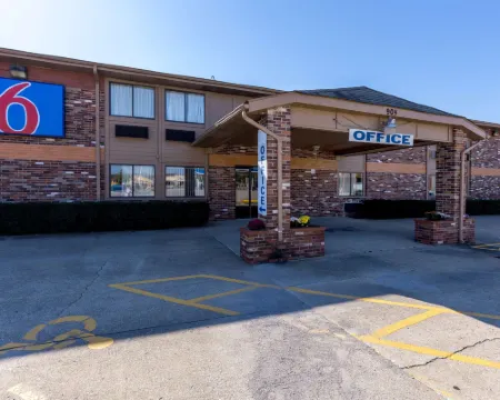 Motel 6 Troy, IL Hotels in Troy