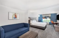 Holiday Inn Express & Suites COLUMBUS AT NORTHLAKE by IHG Hotels in Columbus
