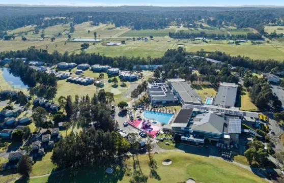 獵人谷瑞吉斯度假酒店, EVT旗下