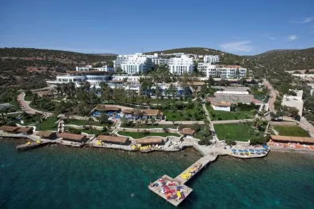 Bodrum Holiday Resort & Spa