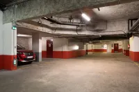 Kyriad Paris Est - Bois de Vincennes - parking