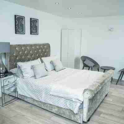 Luxurious 1 Bed Apartment for a Perfect Getaway Rooms