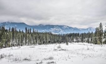Kettle Falls Home w/ River Valley Mtn Views!