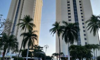 Suite 29 Twin Towers