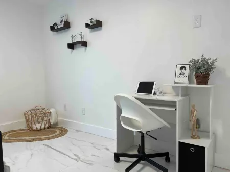 Maggie Home in Kendall - Pool and Tiki Bar Отели рядом с достопримечательностью «La Caimanera Soccer Fields»