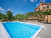 Mila - Pools