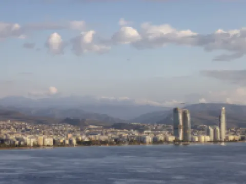 Sanders Premier - Lovely 2 Bdr. Apt. with Balcony