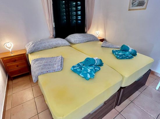 1 Sand, sea, sun, relaxation and Spanish cuisine