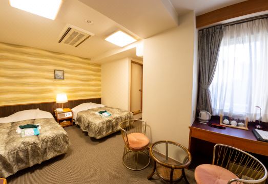 4. 아키우 온센 호..