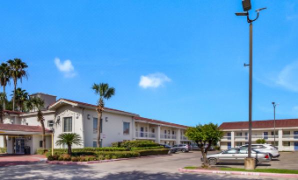 Motel 6 Baytown, TX - Garth Rd