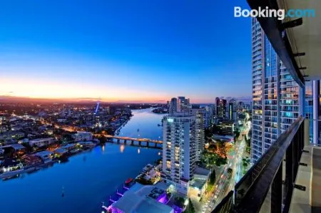 Two-Bedroom Two-Bathroom Plus Study with Ocean View at Circle on Cavill - from Level 11 - Wow Stay