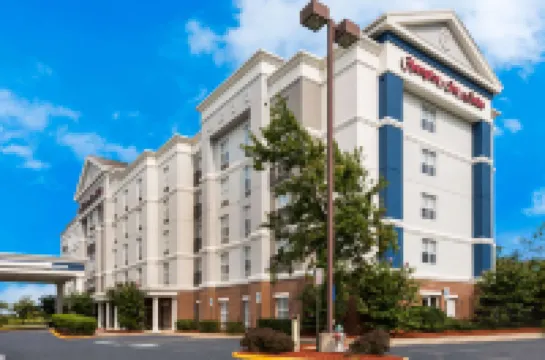 Hampton Inn & Suites Fredericksburg-at Celebrate Virginia Hotels in 
