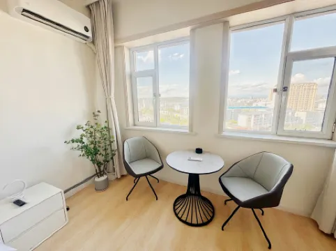 Everlasting Light Luxury Self-service Viewing Homestay (Hunchun Lantian Building) Отели рядом с достопримечательностью «Oushi Street»