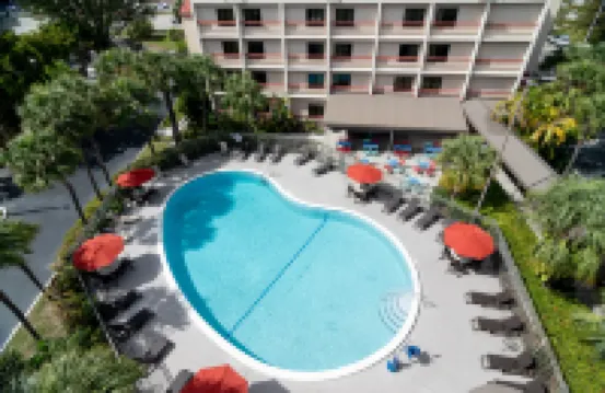 邁阿密機場紅屋頂PLUS+酒店