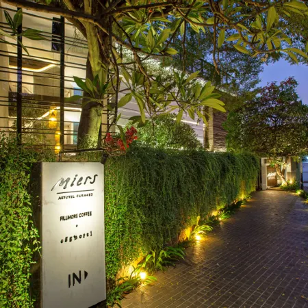 Miers Kuningan, Artotel Curated