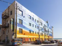 Venice Suites Hotels near Ocean Avenue