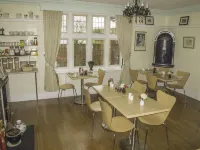 The White Lodge - homestay