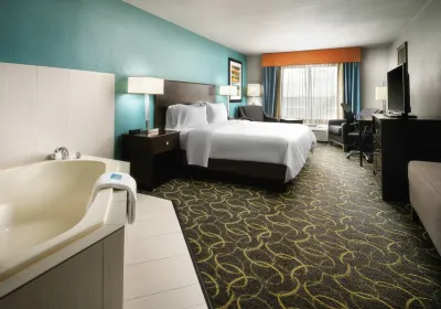 Holiday Inn Express & Suites DFW Airport - Grapevine Отели рядом с достопримечательностью «Университет Кинг»
