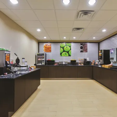 La Quinta Inn & Suites by Wyndham Midland North