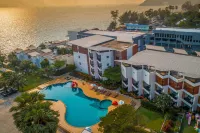 Saint Tropez Beach Hotel - Beach