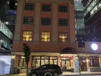 Kingston Hotel Hotels near Lions Gate Bridge