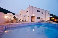 Wando (Bogildo) Blackstone Pension - piscine