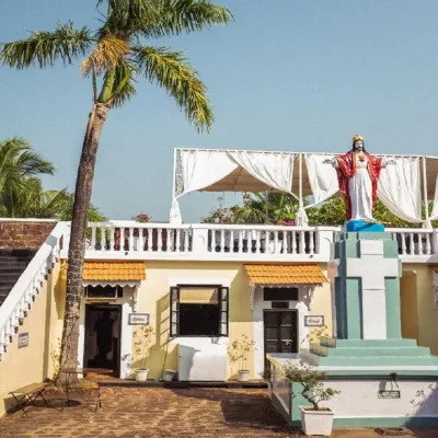 Fort Tiracol Goa Hotels in Niravade