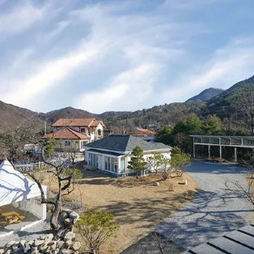 Boeun Cheonnyeonui Haru Pension Отели рядом с достопримечательностью «Храм Попчуса»