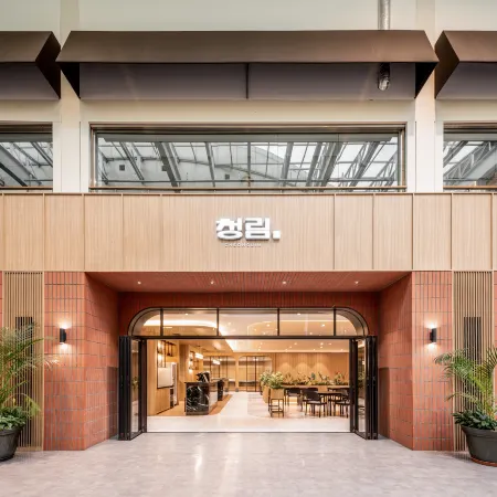 Phoenix Hotel Pyeongchang Отели рядом с достопримечательностью «Лыжный курорт Феникс Парк»