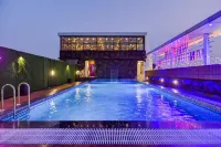 Treebo Winsome Resort with Swimming Pool - piscina