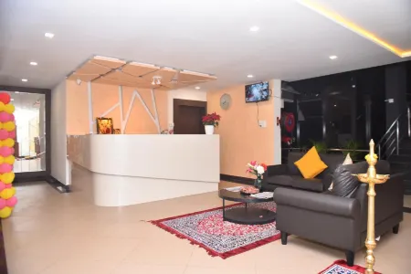 M R Residency Dharwad. Отели рядом с достопримечательностью «Kamat Tourist»