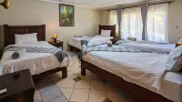 Zambezi Family Lodge - Leopard Room