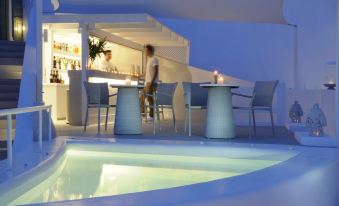 Aqua Luxury Suites