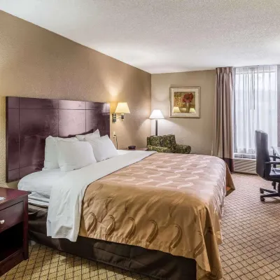 Quality Inn ローラ周辺のホテル