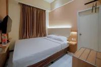 Viena Hotel Purwokerto Hotels near TAMAN KERETA API PURWOKERTO