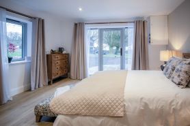 Suite 1 - Sleeping Giant Hotel - PEN Y CAE Inn