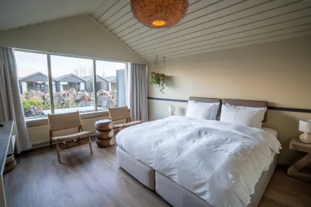 The Hill Hotel at Flúðir Отели в г. Reykholt